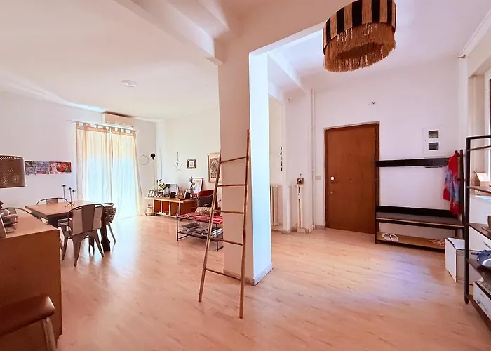 Bright House In The Heart Of * Roma